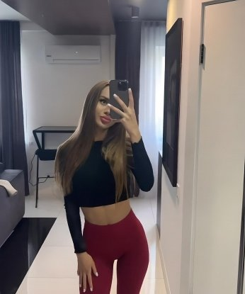 Я опытная и знаю, как доставить тебе незабываемое блаженство. 💋 Живу в Москве, и наша встреча станет самым горячим приключением в этом огромном городе. От нежных ласк до страстного секса - я готова исполнить твои самые сокровенные желания. 🌟 Мои услуги безотказны, а мои возможности безграничны. Можем провести время в номере отеля или я приеду к тебе. 😉 У меня ты найдешь комфорт, уют и полную конфиденциальность. Мои отзывы говорят сами за себя - высококлассное обслуживание и абсолютное удовлетворение. 🌹 Смотри мои фото и не упускай возможность познакомиться со мной лично. Жду твоего звонка, чтобы сделать нашу встречу незабываемой! 💕 Леночка